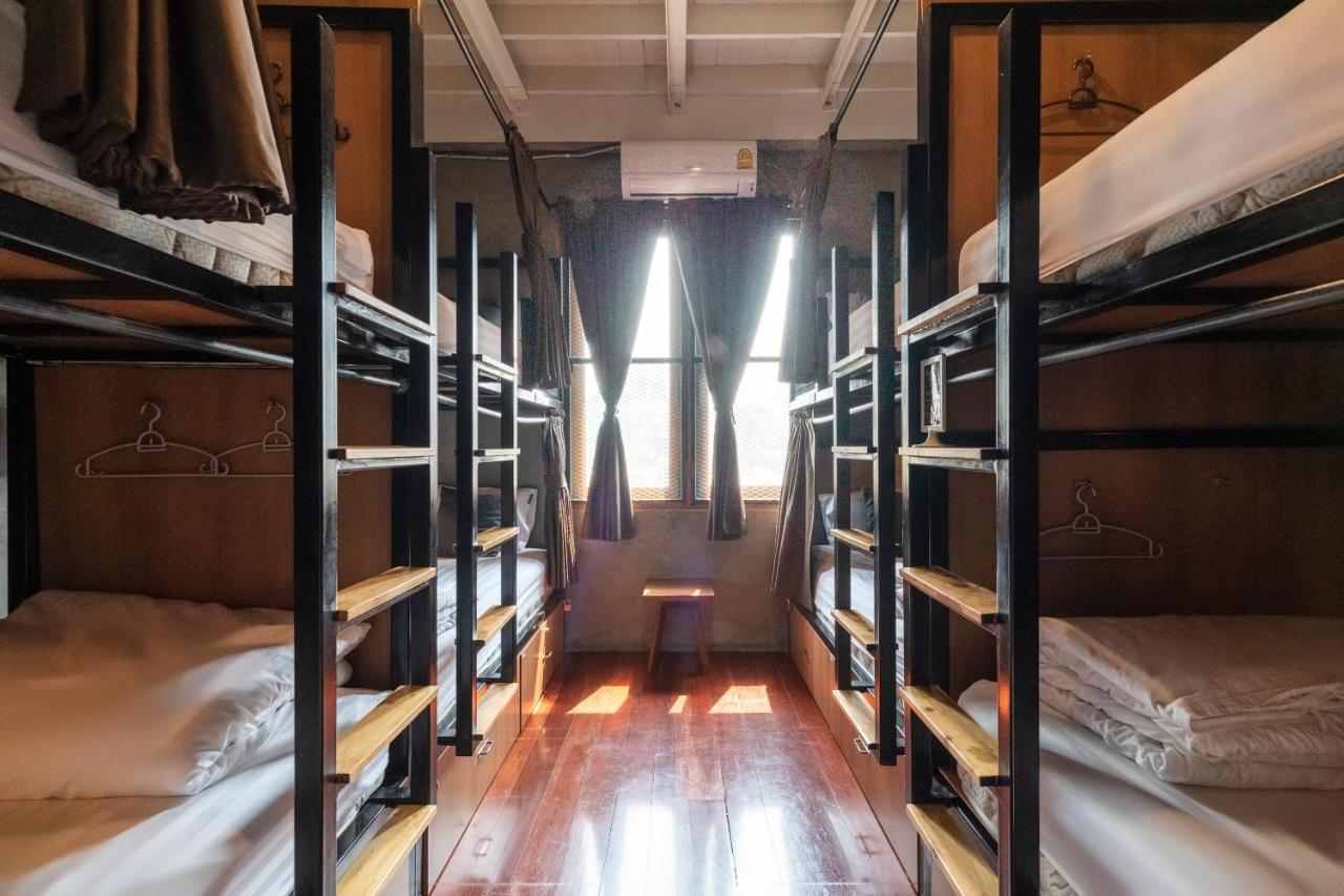 Oyo 685 Am Bed Hostel Bangkok Exterior foto